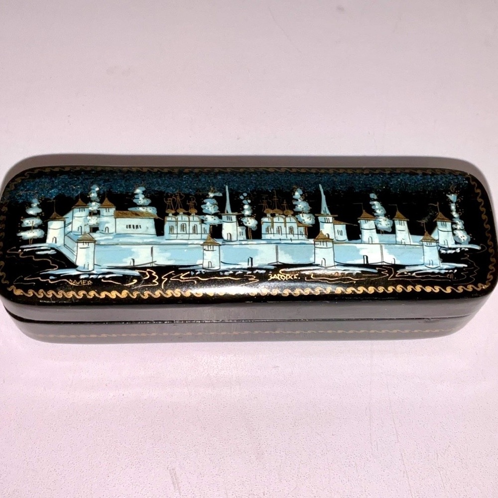 Vintage Russian Lacquer Box Palekh Zagorsk Hand Painted Cityscape Signed